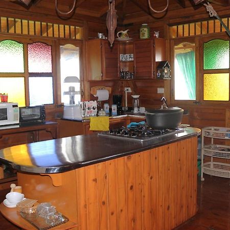 Finca Chalet La Tawa Sevilla  ภายนอก รูปภาพ
