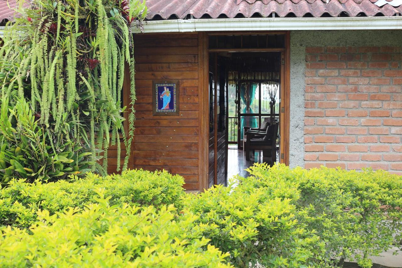 Finca Chalet La Tawa Sevilla  ภายนอก รูปภาพ